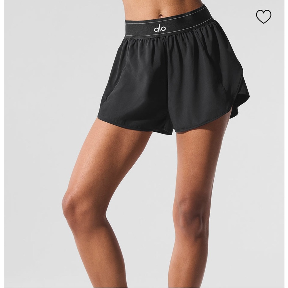 New with tags 
ALO Yoga Black Athletic Shorts with Elastic Waistband